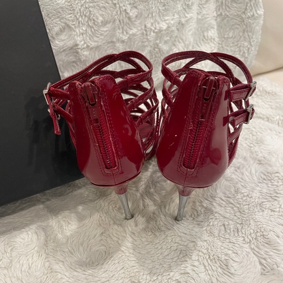 NEW! Macy's INC Fire Red 4" Strappy Heels - Size 7M - Picture 7 of 15